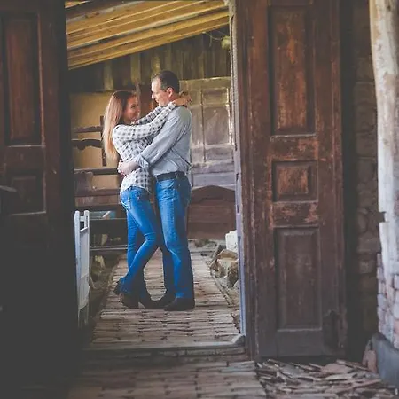 Faluhely Major ファームステイ *