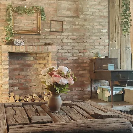 Faluhely Major ファームステイ Mátranovák